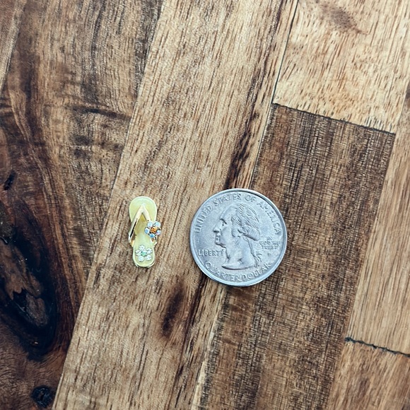 Flip flop charm/pendant. - Picture 2 of 2